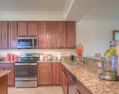 16706 Vardon Terrace - Photo Thumbnail 9
