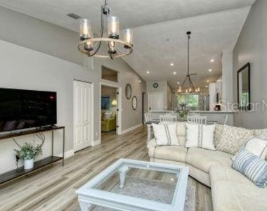 9560 High Gate Drive - Photo Thumbnail 10