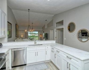 9560 High Gate Drive - Photo Thumbnail 3