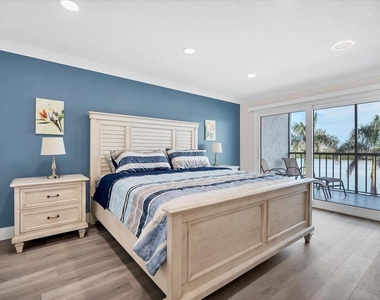 9393 Midnight Pass Road - Photo Thumbnail 14