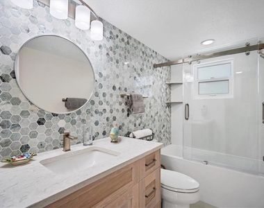 9393 Midnight Pass Road - Photo Thumbnail 20