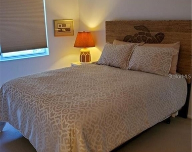 6892 W Country Club Lane - Photo Thumbnail 15