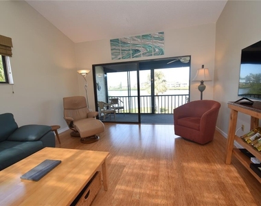1601 Bayhouse Point Drive - Photo Thumbnail 8