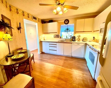 5553 Ashton Lake Drive - Photo Thumbnail 8