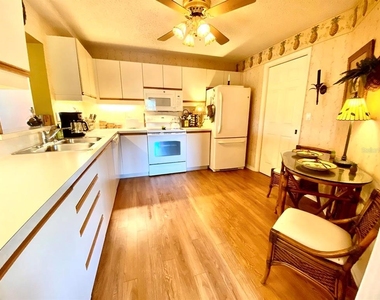 5553 Ashton Lake Drive - Photo Thumbnail 9