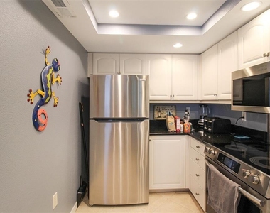1364 Siesta Bayside Drive - Photo Thumbnail 9