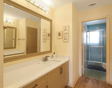 1382 Siesta Bayside Drive - Photo Thumbnail 25