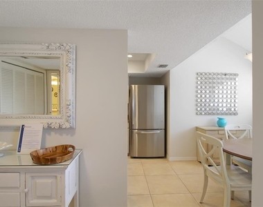 1391 Siesta Bayside Drive - Photo Thumbnail 5