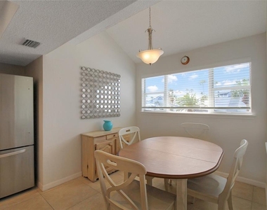 1391 Siesta Bayside Drive - Photo Thumbnail 6