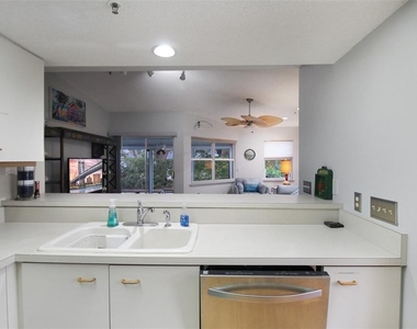 1219 Siesta Bayside Drive - Photo Thumbnail 7
