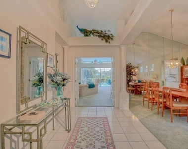 7101 Victoria Circle - Photo Thumbnail 4