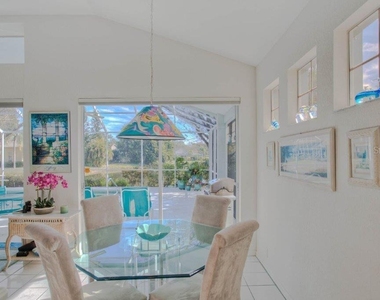 7101 Victoria Circle - Photo Thumbnail 10