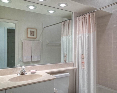 7101 Victoria Circle - Photo Thumbnail 17