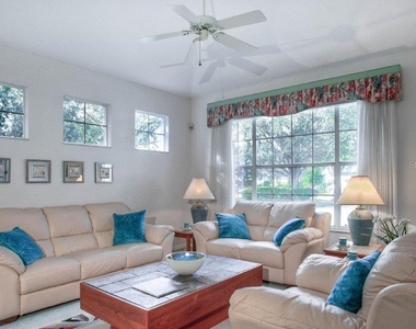 7101 Victoria Circle - Photo Thumbnail 7