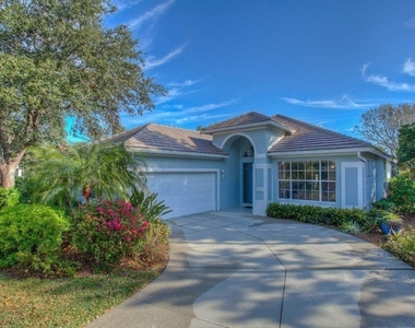 7101 Victoria Circle - Photo Thumbnail 2