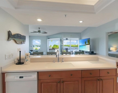 1373 Siesta Bayside Drive - Photo Thumbnail 9
