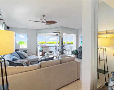 1373 Siesta Bayside Drive - Photo Thumbnail 11