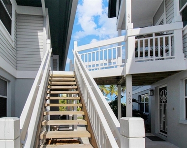 1373 Siesta Bayside Drive - Photo Thumbnail 2