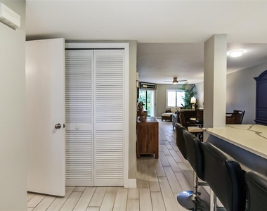 1313 Siesta Bayside Drive - Photo Thumbnail 3