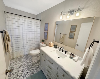 1350 Siesta Bayside Drive - Photo Thumbnail 17