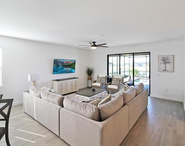 5236 Blue Crush Street - Photo Thumbnail 15