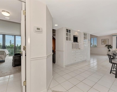 4900 Ocean Boulevard - Photo Thumbnail 6