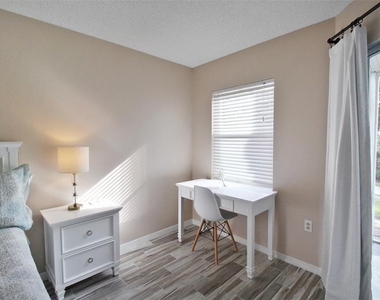 1328 Siesta Bayside Drive - Photo Thumbnail 17