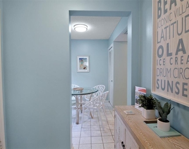 1328 Siesta Bayside Drive - Photo Thumbnail 4
