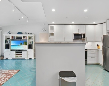 1343 Siesta Bayside Drive - Photo Thumbnail 8