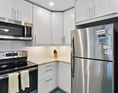 1343 Siesta Bayside Drive - Photo Thumbnail 12