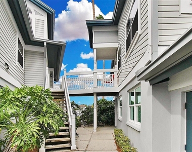 1343 Siesta Bayside Drive - Photo Thumbnail 2