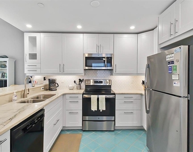 1343 Siesta Bayside Drive - Photo Thumbnail 11