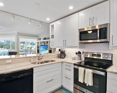 1343 Siesta Bayside Drive - Photo Thumbnail 13