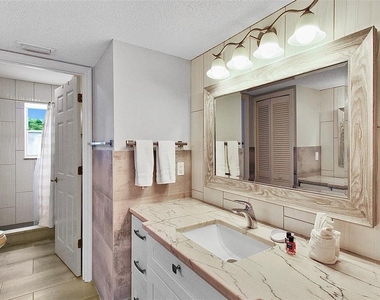1343 Siesta Bayside Drive - Photo Thumbnail 27