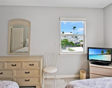 1343 Siesta Bayside Drive - Photo Thumbnail 32