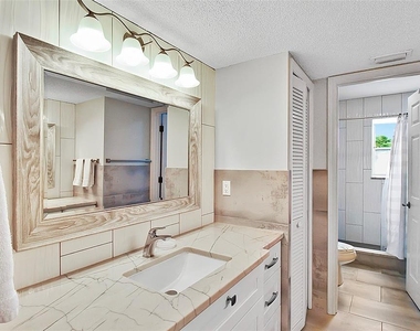 1343 Siesta Bayside Drive - Photo Thumbnail 26