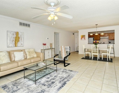 1877 Toucan Way - Photo Thumbnail 2