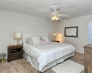 1877 Toucan Way - Photo Thumbnail 16