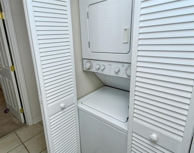 1877 Toucan Way - Photo Thumbnail 25
