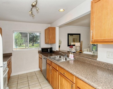 1877 Toucan Way - Photo Thumbnail 13