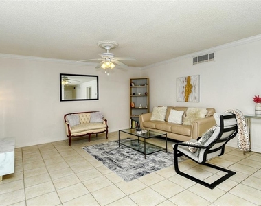 1877 Toucan Way - Photo Thumbnail 8