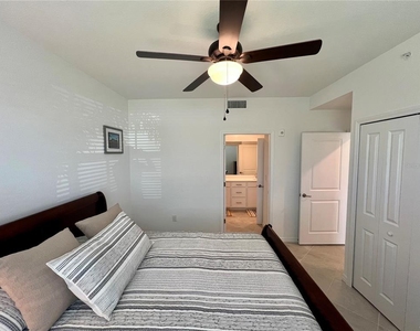12140 Wellen Golf Street - Photo Thumbnail 8