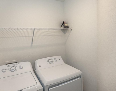12140 Wellen Golf Street - Photo Thumbnail 14