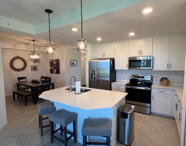 12140 Wellen Golf Street - Photo Thumbnail 21