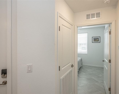 12140 Wellen Golf Street - Photo Thumbnail 4