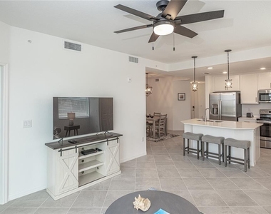 12140 Wellen Golf Street - Photo Thumbnail 19