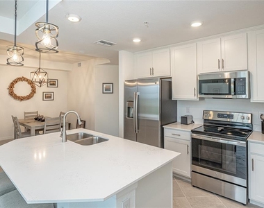 12140 Wellen Golf Street - Photo Thumbnail 20