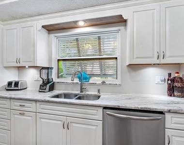 5621 Gulf Of Mexico Drive - Photo Thumbnail 5