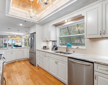 5621 Gulf Of Mexico Drive - Photo Thumbnail 6