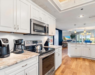 5621 Gulf Of Mexico Drive - Photo Thumbnail 10